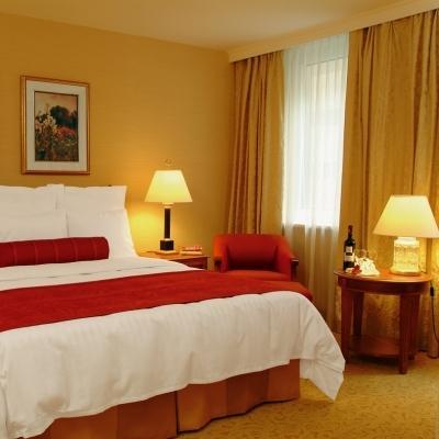 Hotel Millennium Court, - Marriott Executive 4*