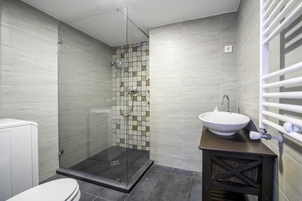Apartment Akacfa 2 Bedroom Center