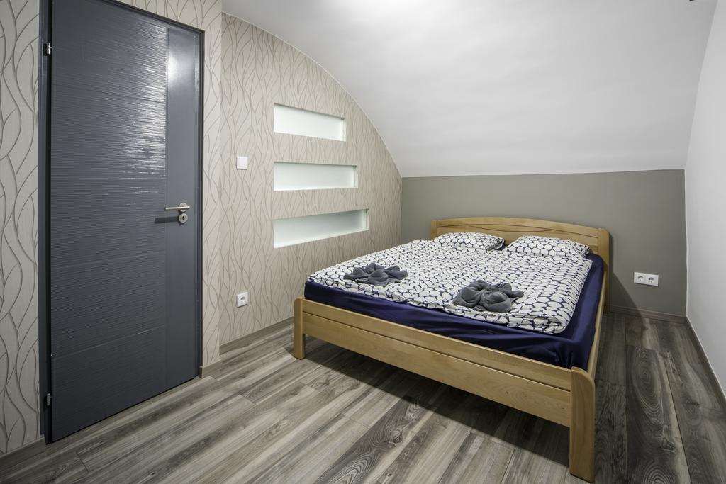 Apartment Akacfa 2 Bedroom Center *