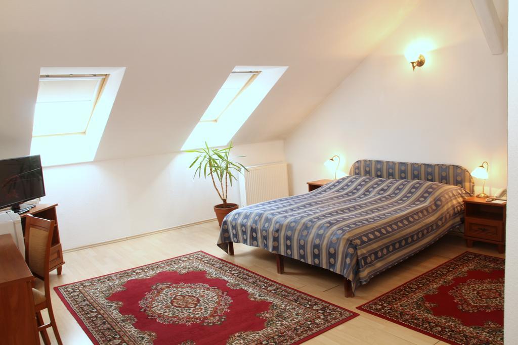 Aparthotel Kalvin House 3*
