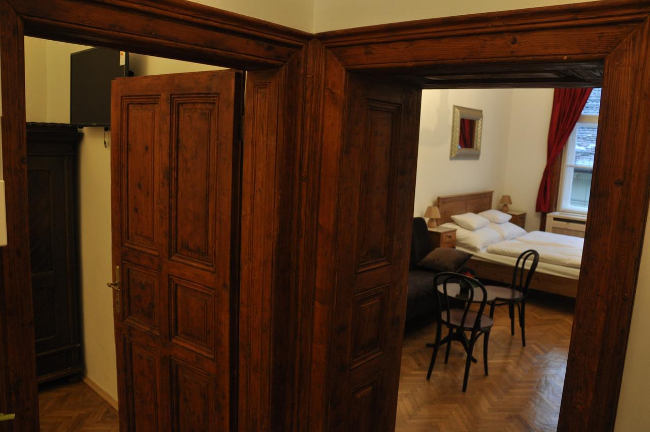 Apartment Classical In The Old Pest Budapest
