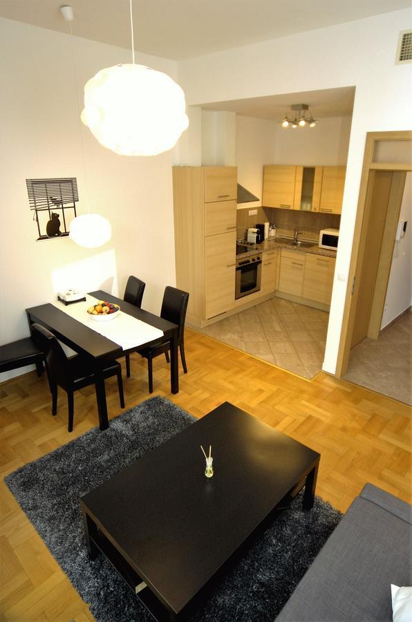 Gozsdu Apartment *