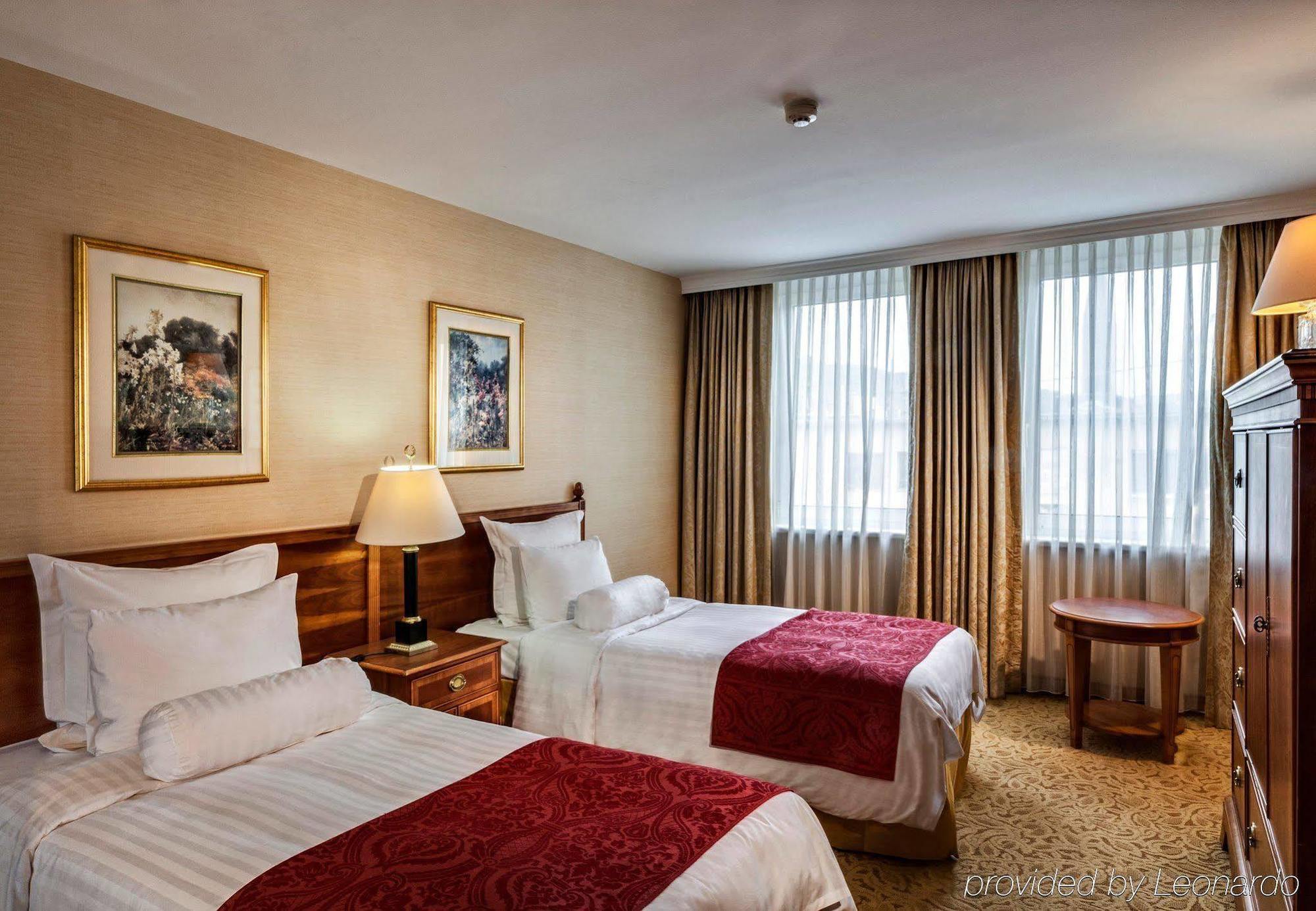 Millennium Court, - Marriott Executive 4*