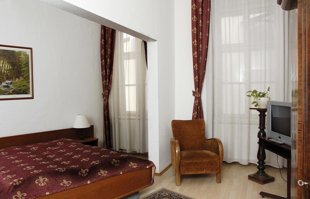 Aparthotel Kalvin House 3*