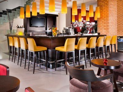 Courtyard By Marriott Center Hotel