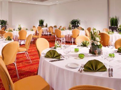 Courtyard By Marriott Center Hotel 4*