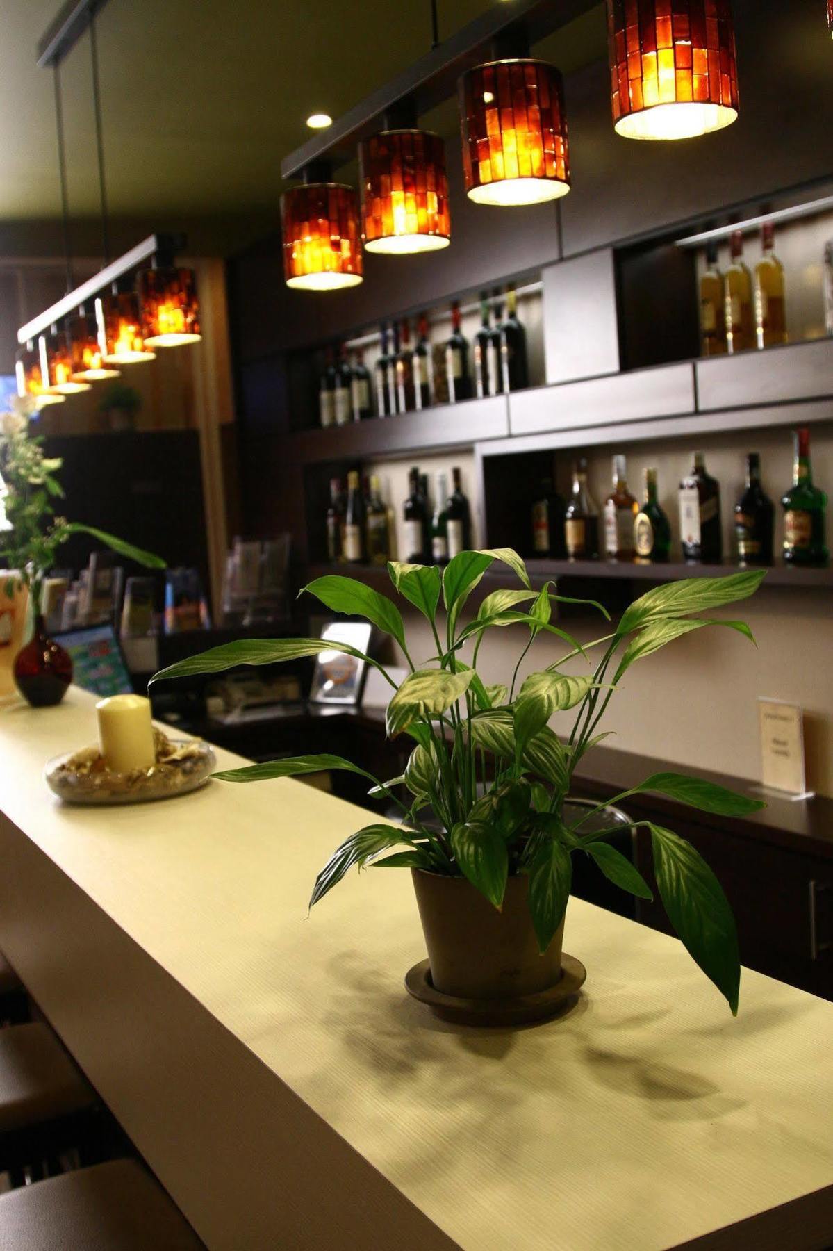 Hotel 21 And