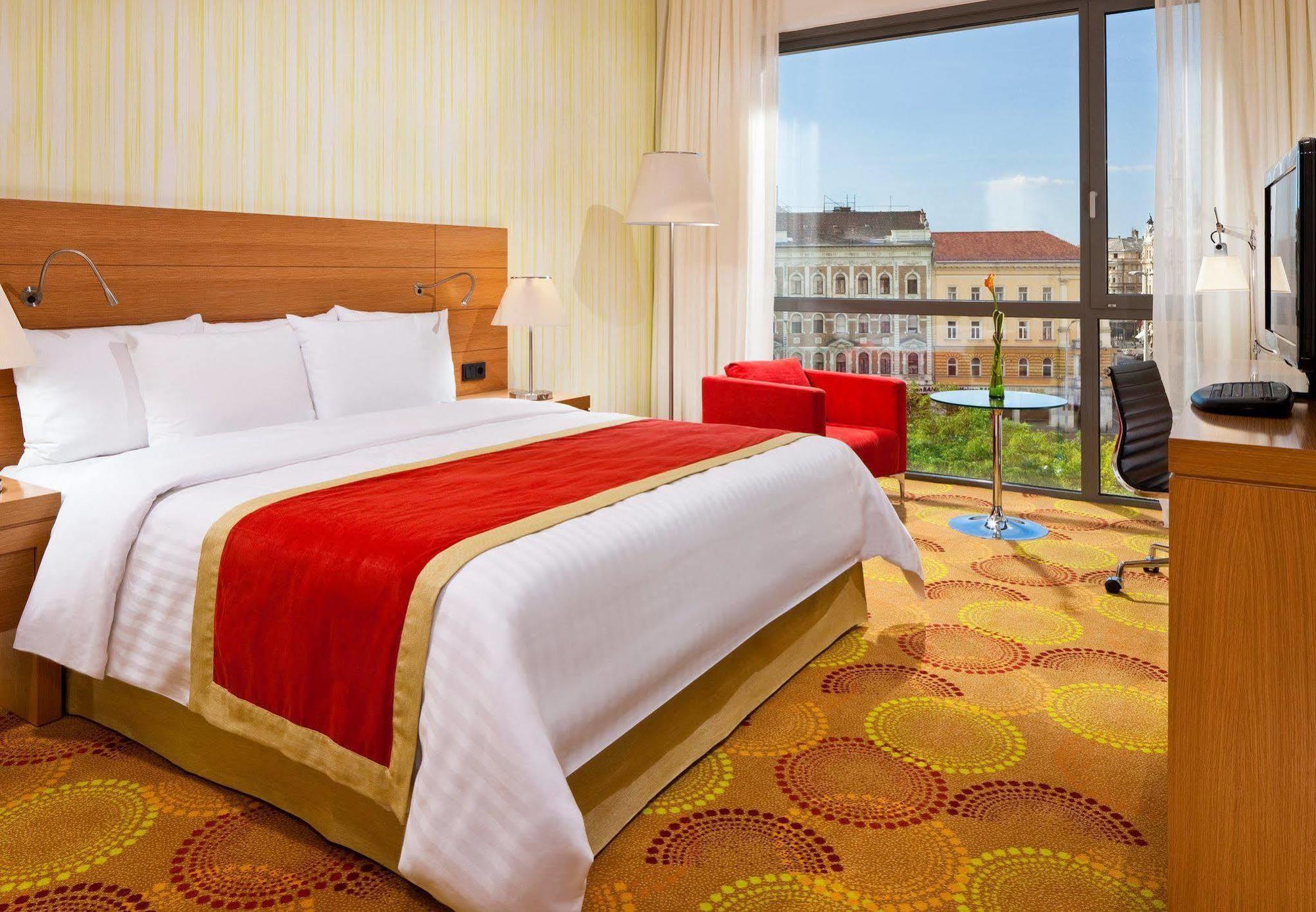 Courtyard By Marriott Center