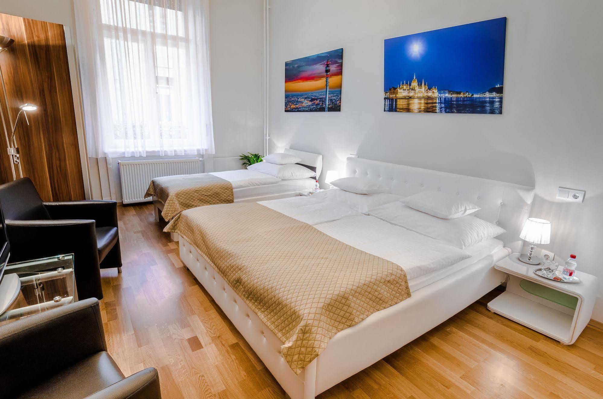 Anabelle Bed And Budapeste