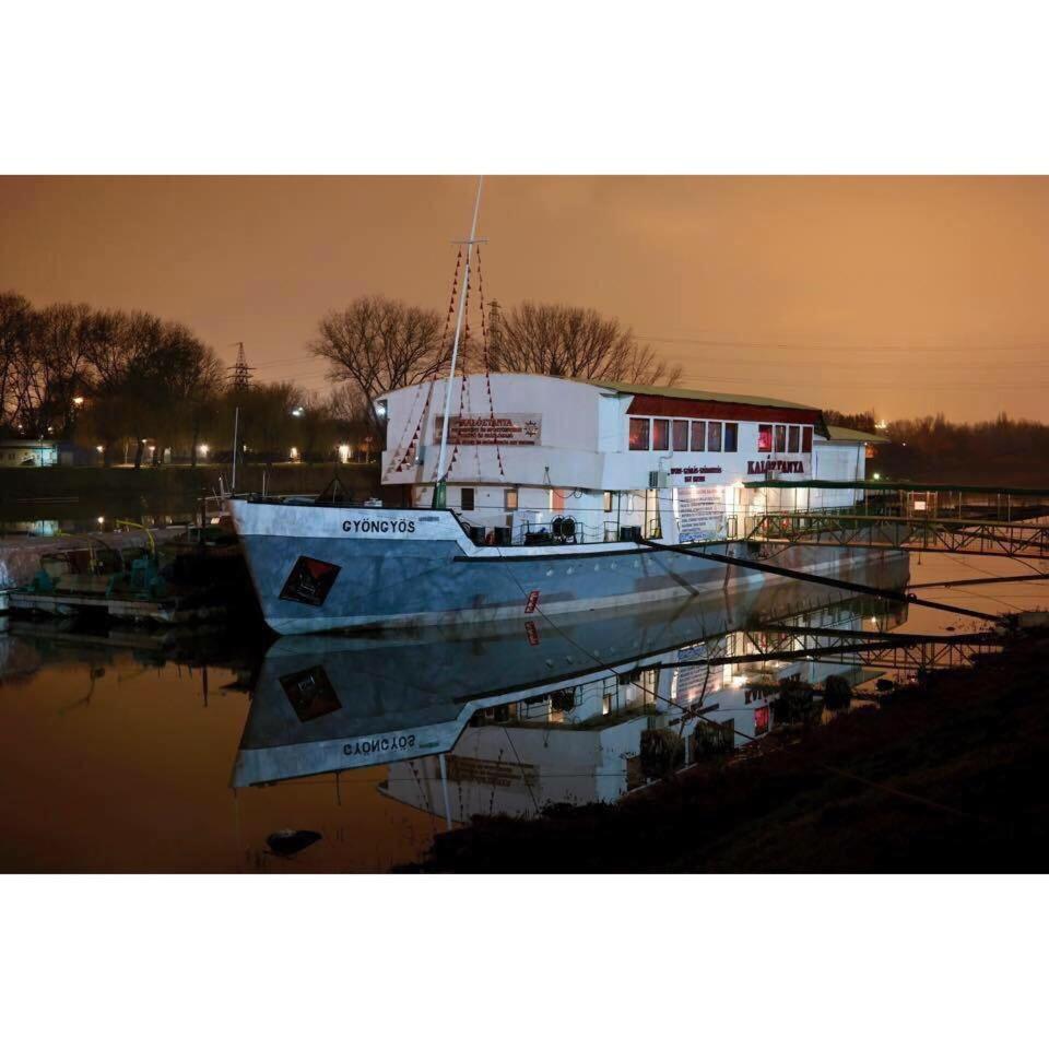 Kalozhajo Botel Budapest