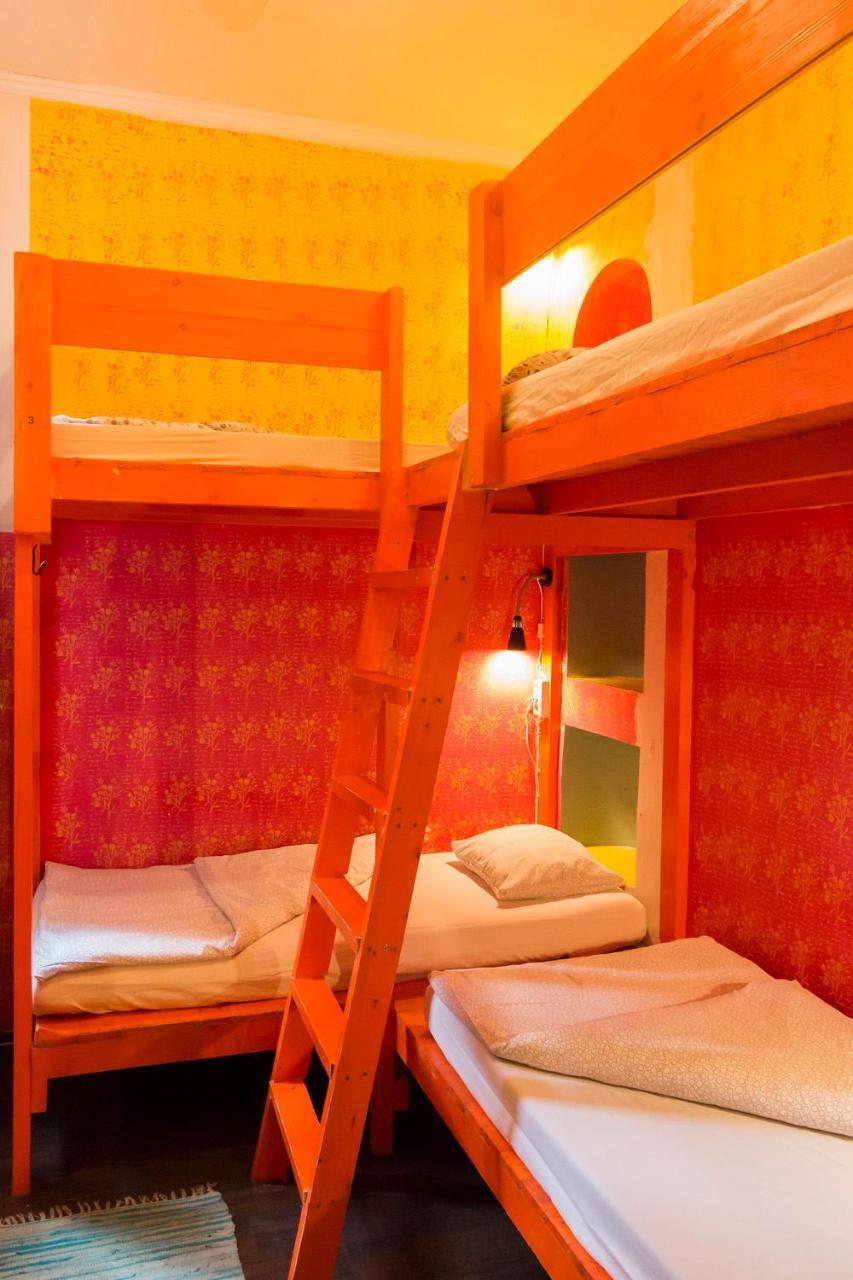 Hostel Baroque & Coworking