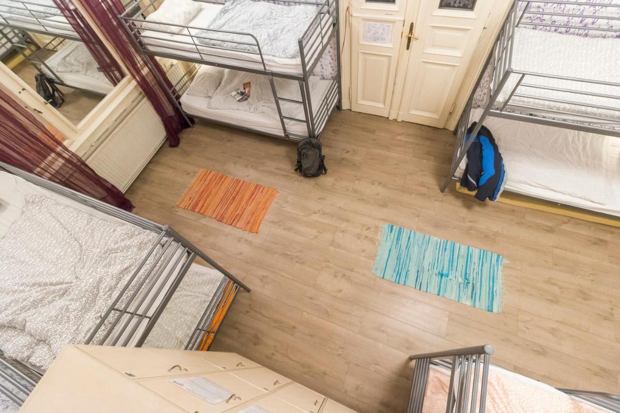 Baroque & Coworking Hostel *