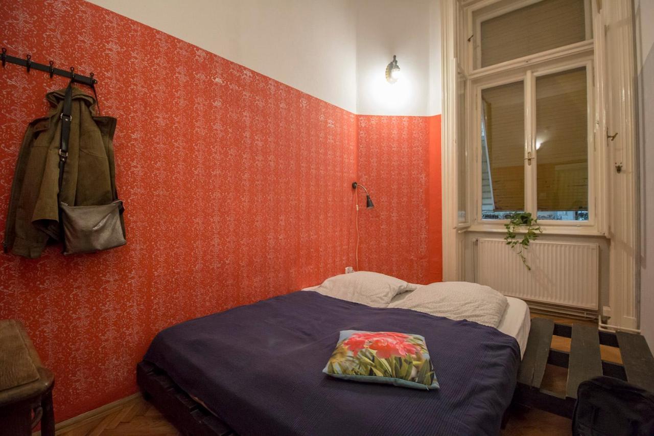 Hostel Baroque & Coworking *