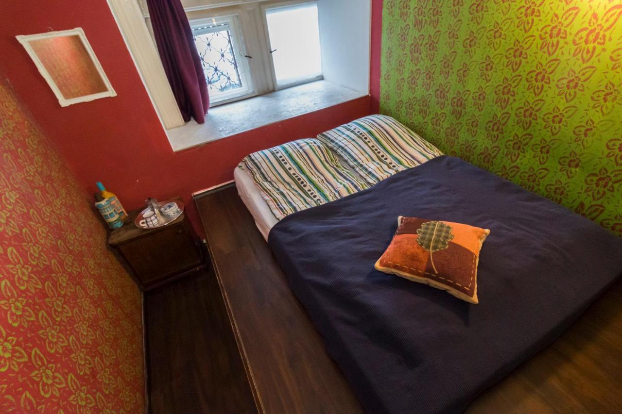 Hostel Baroque & Coworking *
