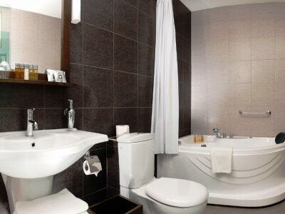 The Honest By Chic & Basic Hotel 4*