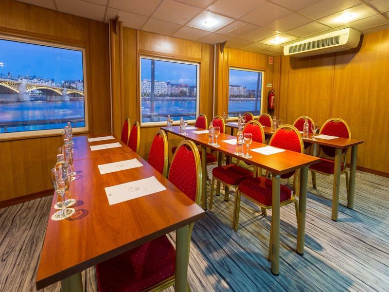 Grand Jules - Boat Botel Budapeste