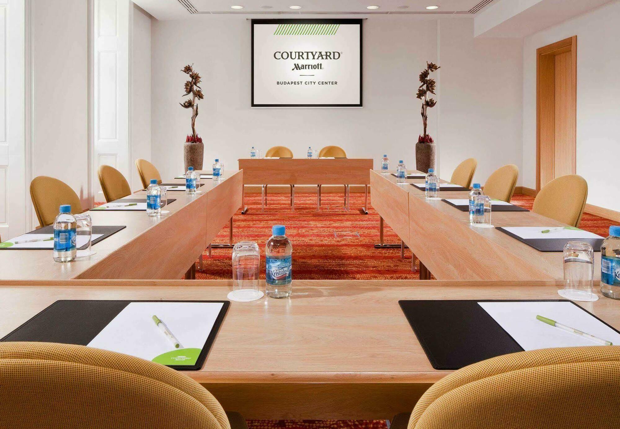 Courtyard By Marriott Center 4* Budapest