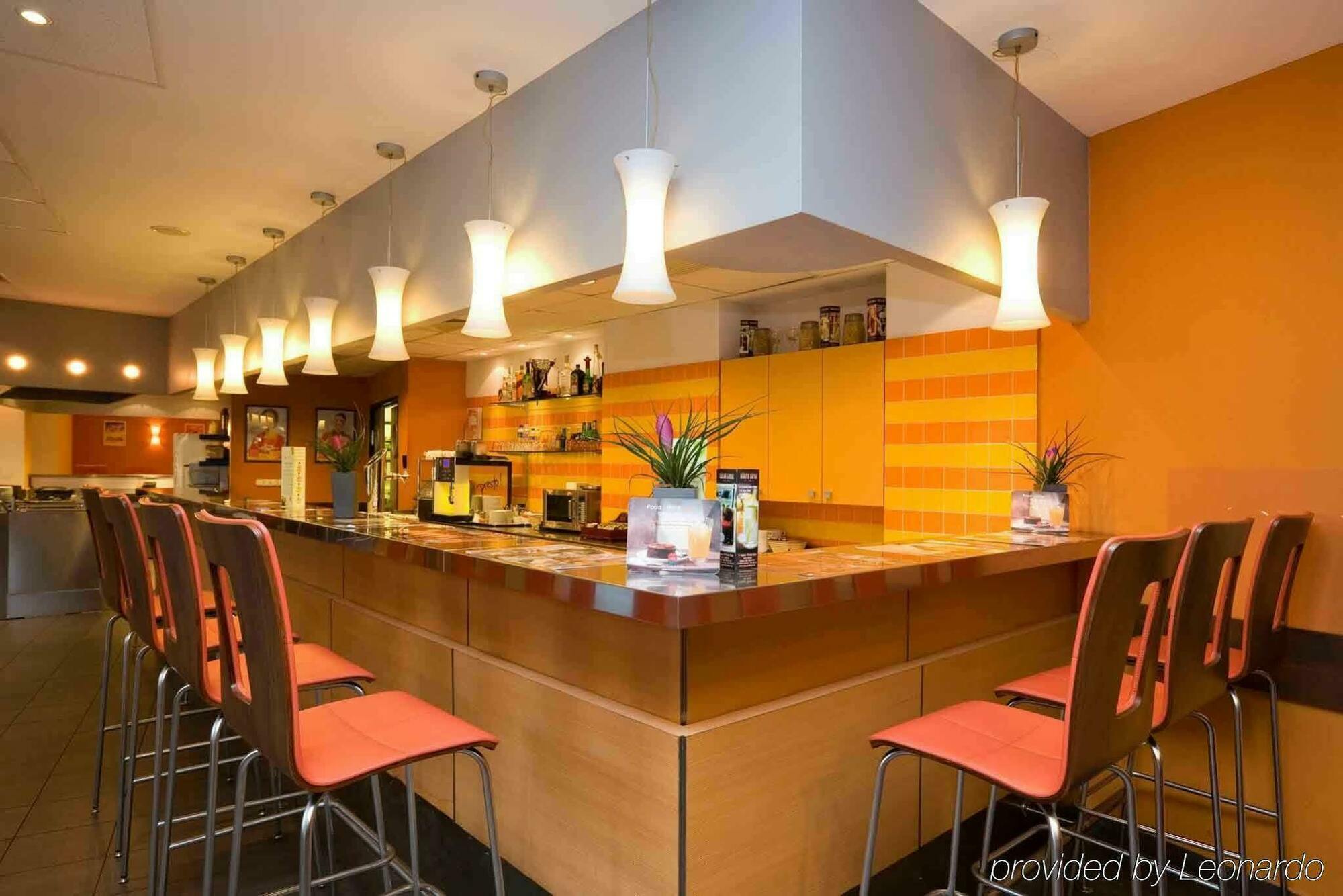 Ibis Heroes Square 3*