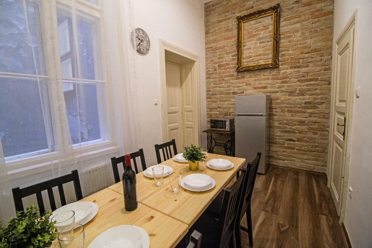 Cheerful And Cozy 2 Bedrooms 2 Bathrooms With Location Apartment *