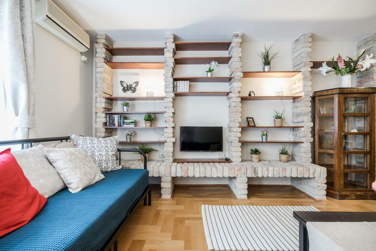 Apartment Bpr Golden Corner With Balcony & A/c *
