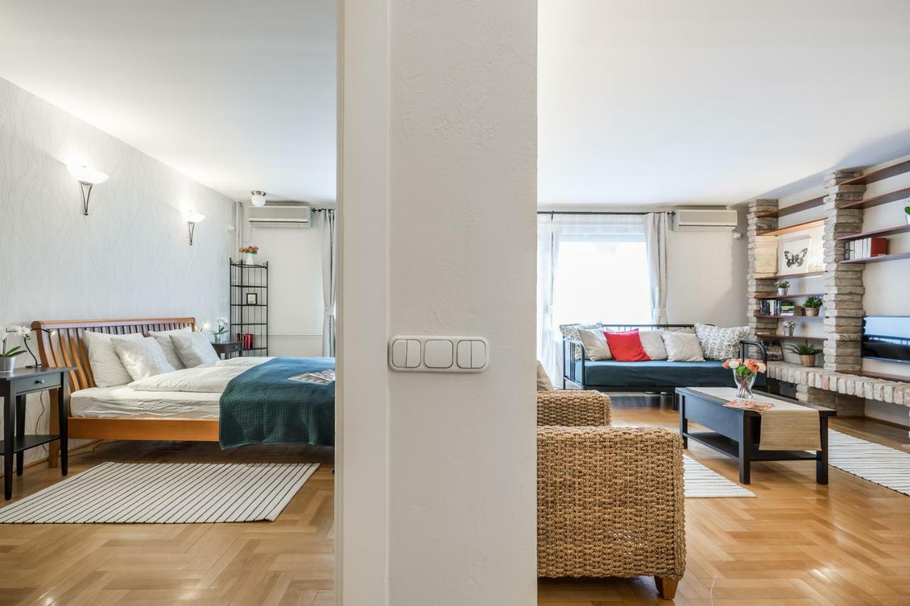 Apartment Bpr Golden Corner With Balcony & A/c