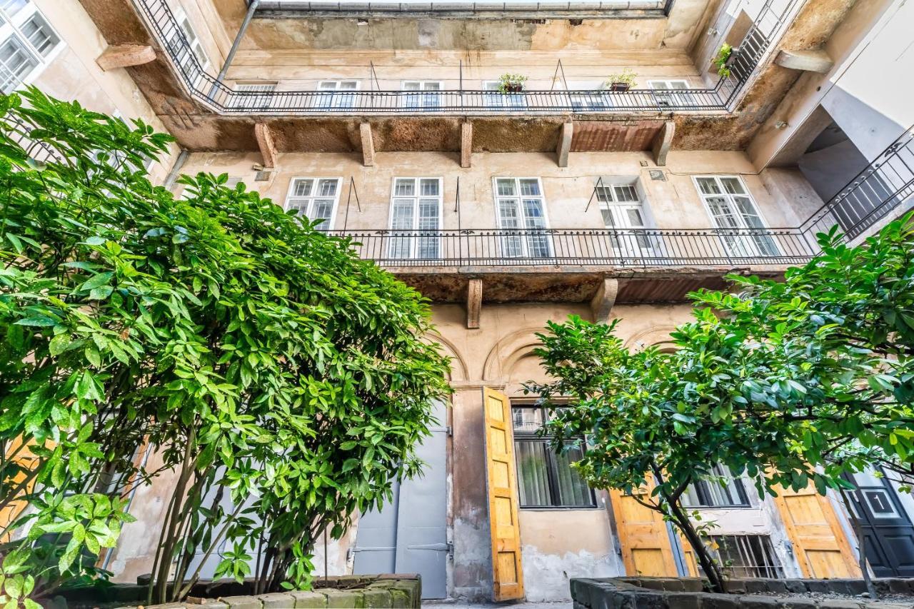 Apartment Urban Stable Luxury *