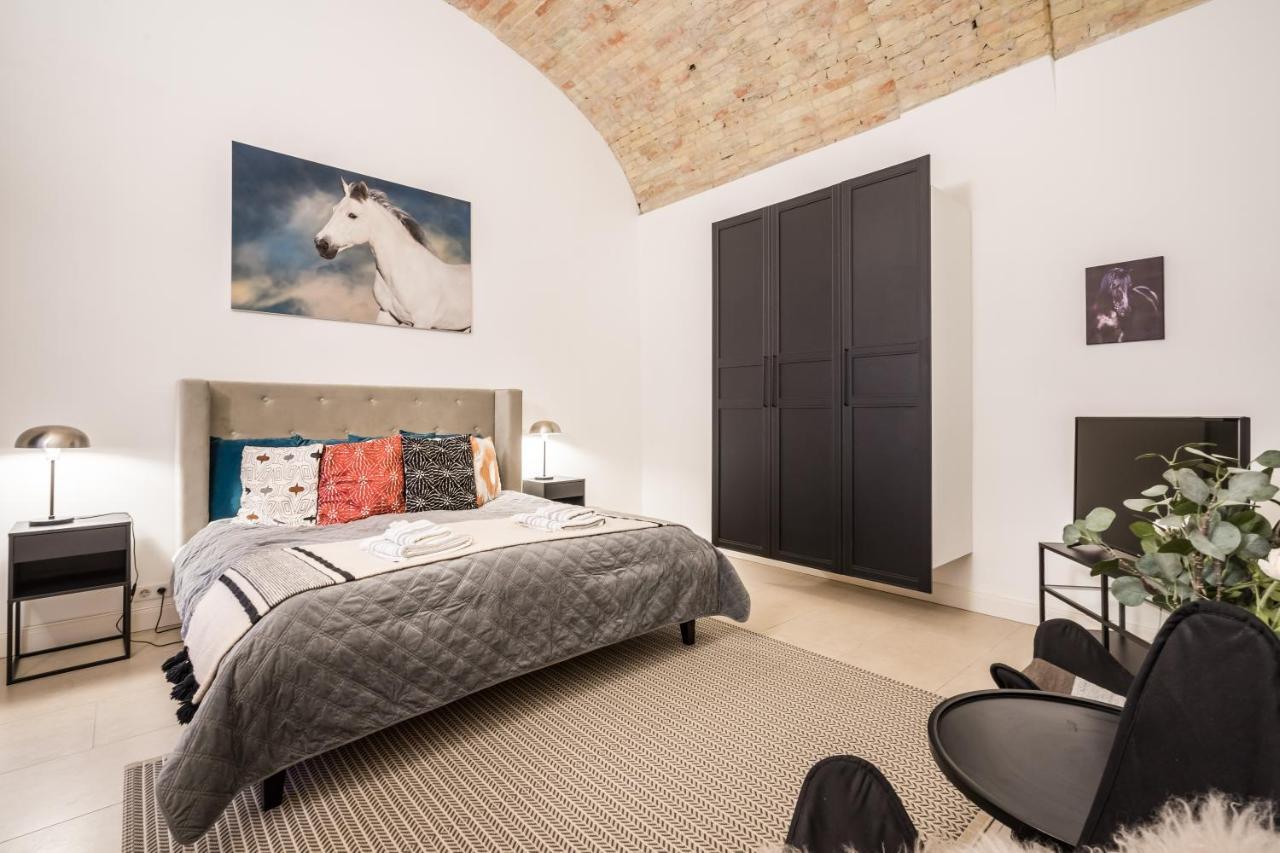 Apartment Urban Stable Luxury *