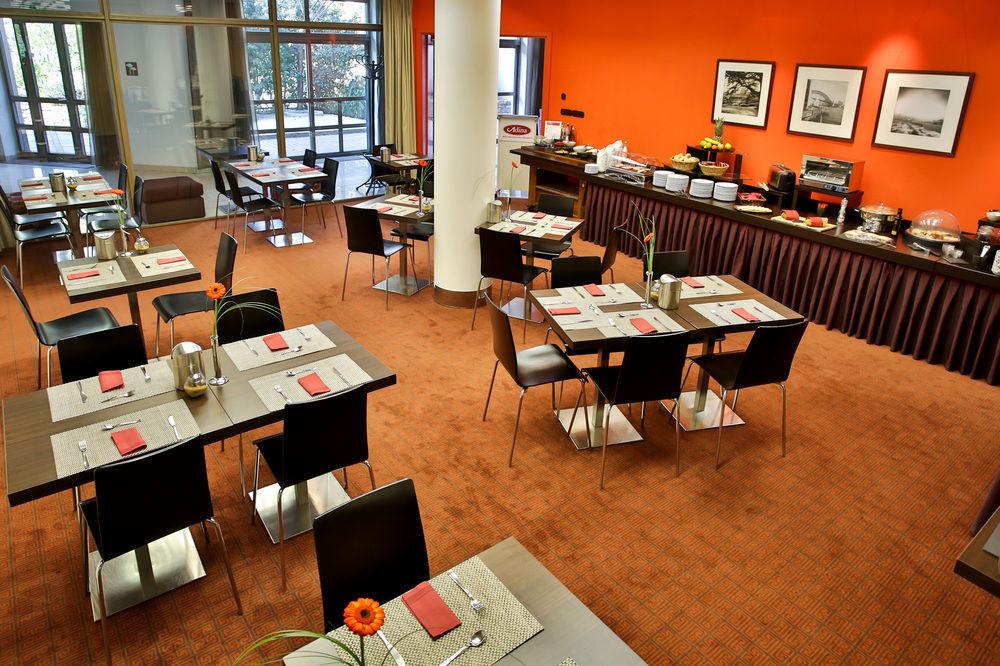 Hotel Adina 4*