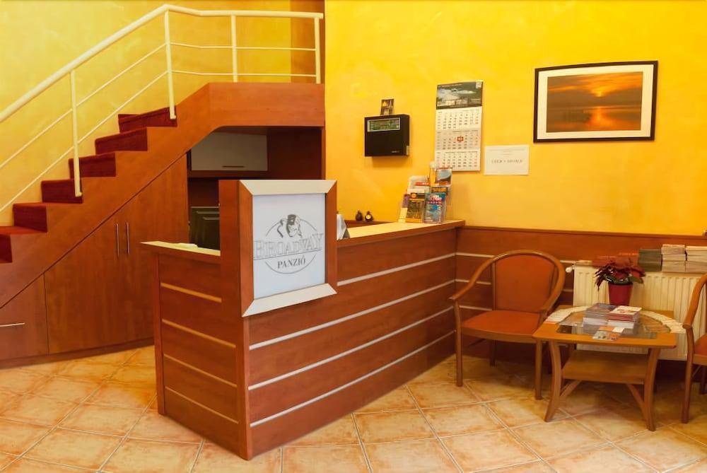 Guest house Broadway 2*