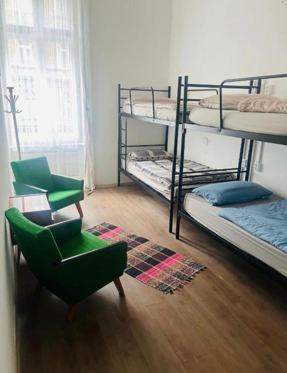 Doxie And Beds Guest house *