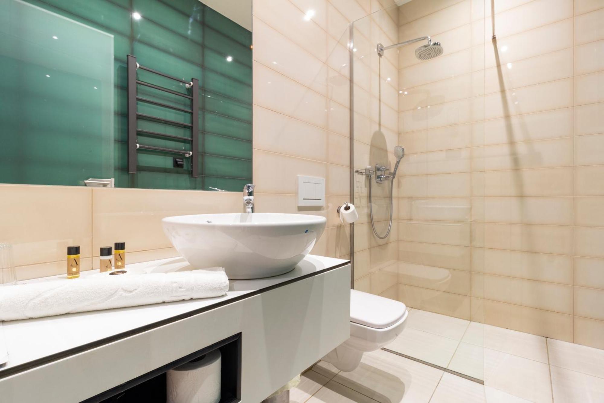 The Loft 3*