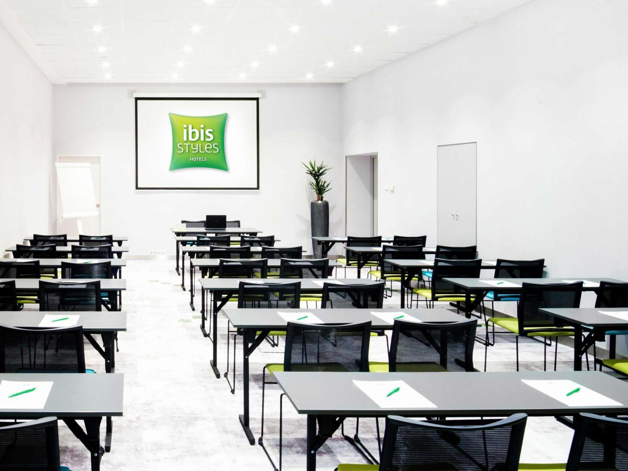 Ibis Styles Center
