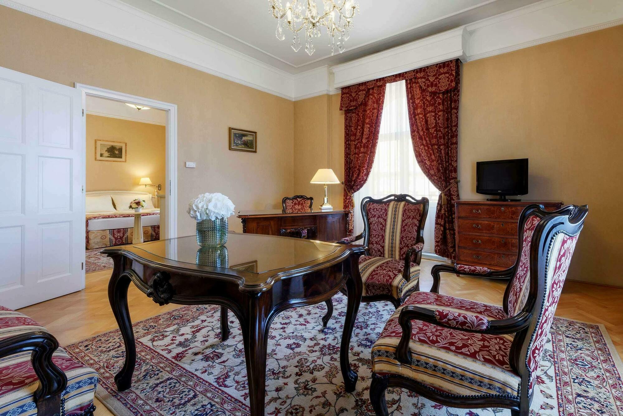 Danubius Astoria Center Szálloda 4*