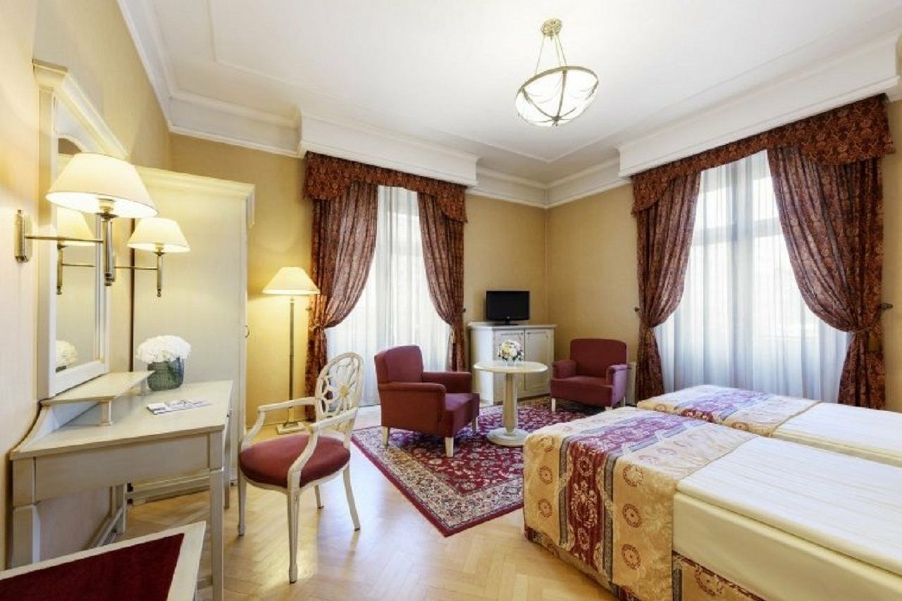Danubius Astoria Center Szálloda 4*