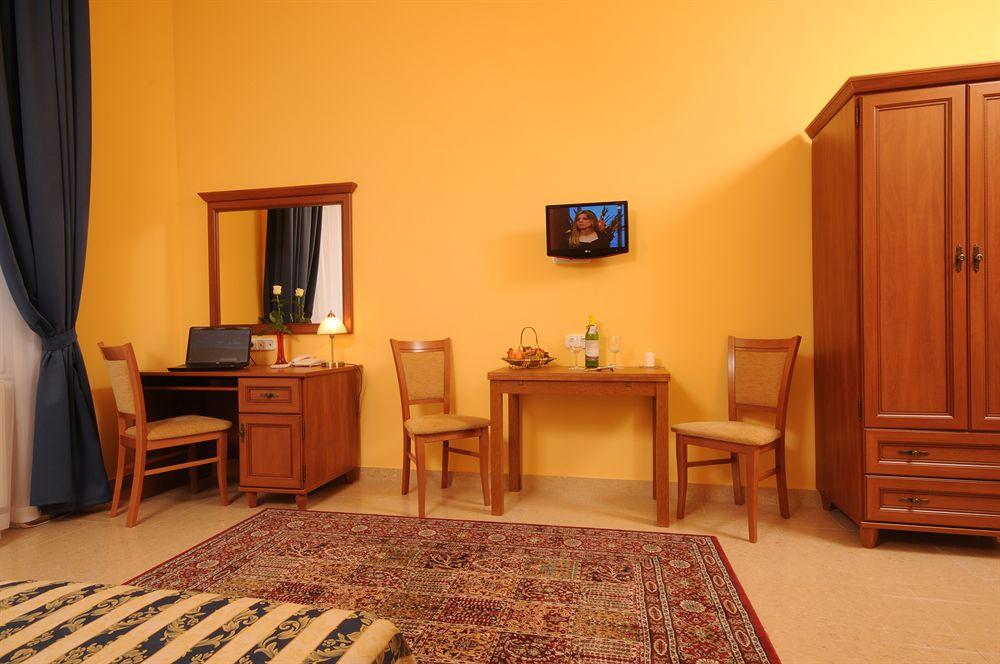 Panorama Hotel 3*