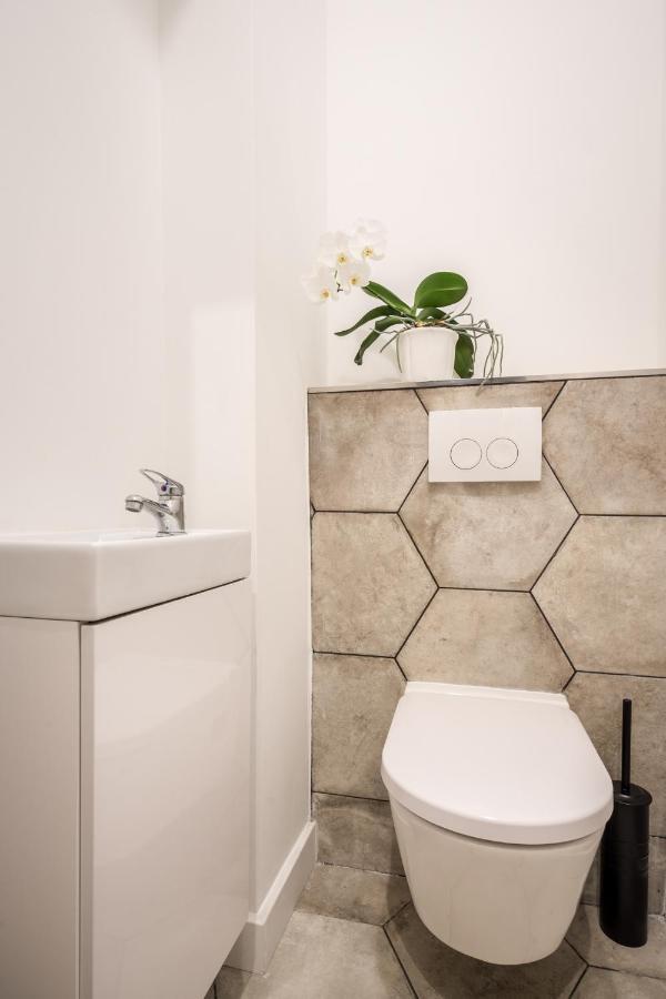 Bpr Kyanit Design With A/c Apartman Budapest