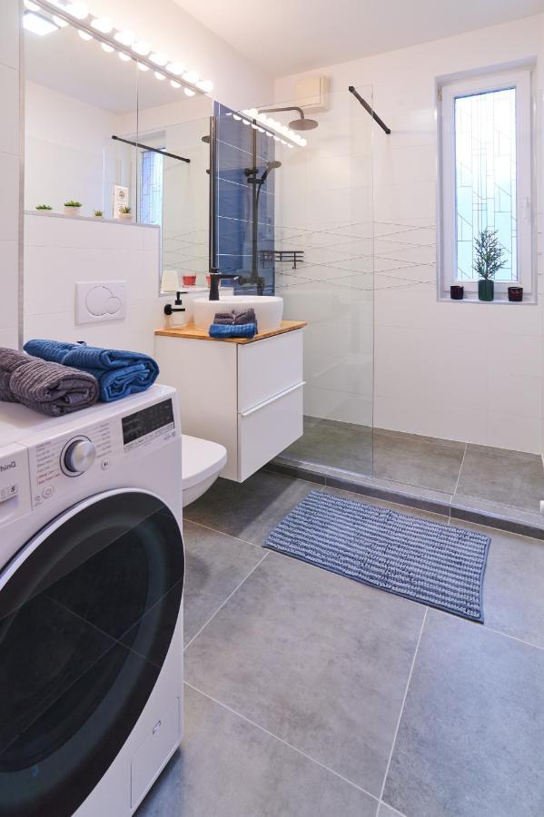 Apartman Feel Deluxe Corvin # Free Parking # Ac # Elevator
