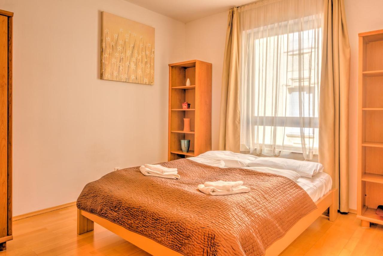 Central Downtown Apartman