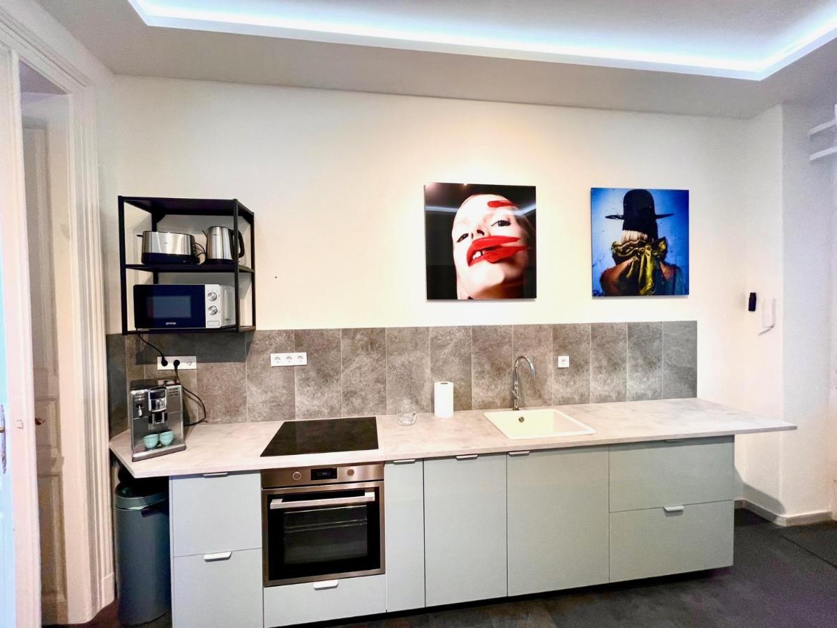 Aviator Luxury Apartment In The City Center Apartment