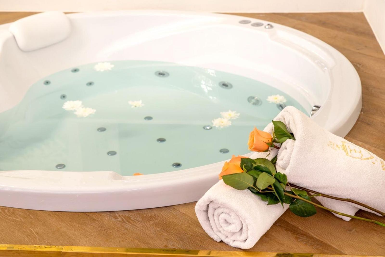 Jacuzzi Royal Apartman *