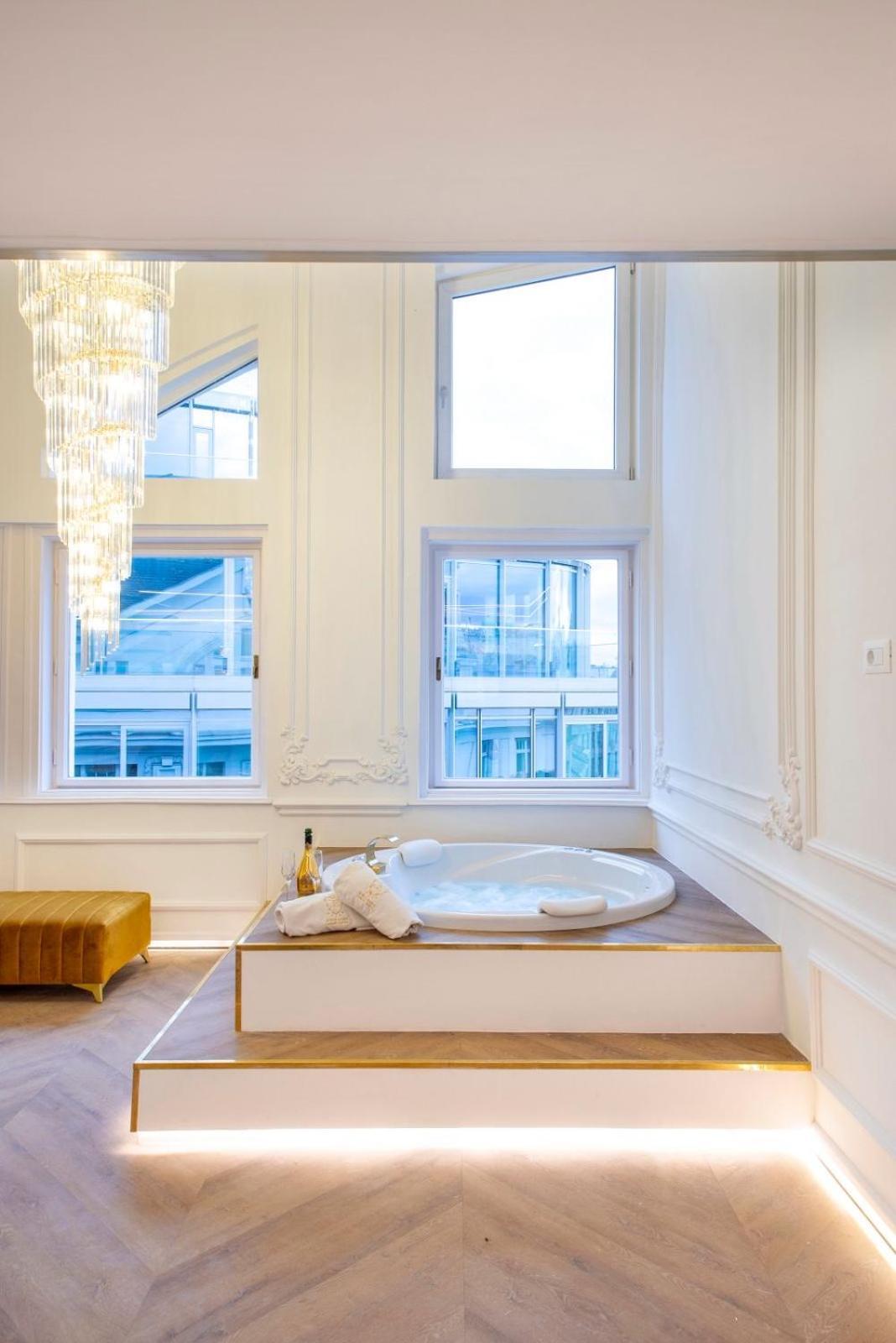Jacuzzi Royal Apartman *