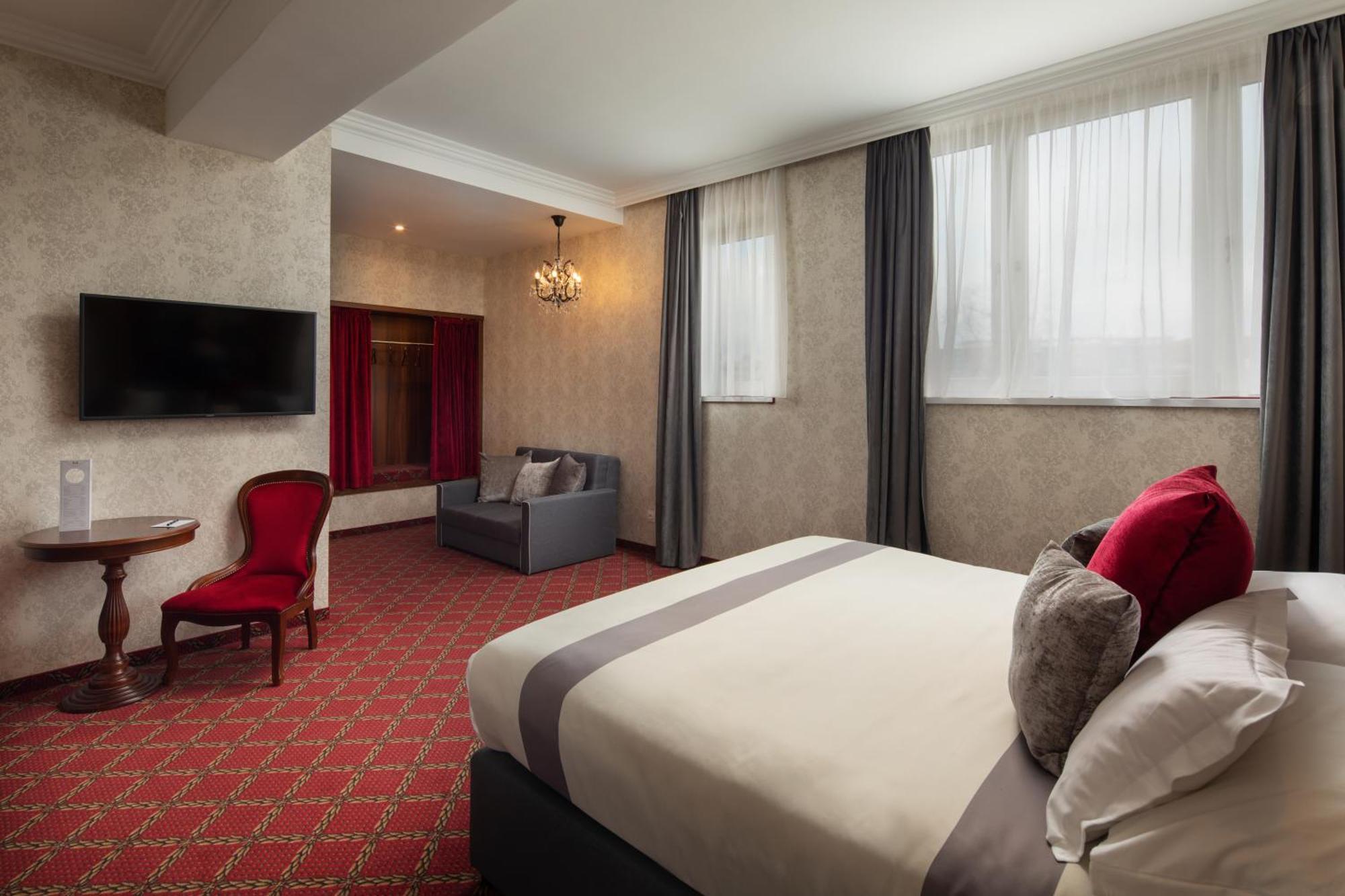 Mystery Hotel