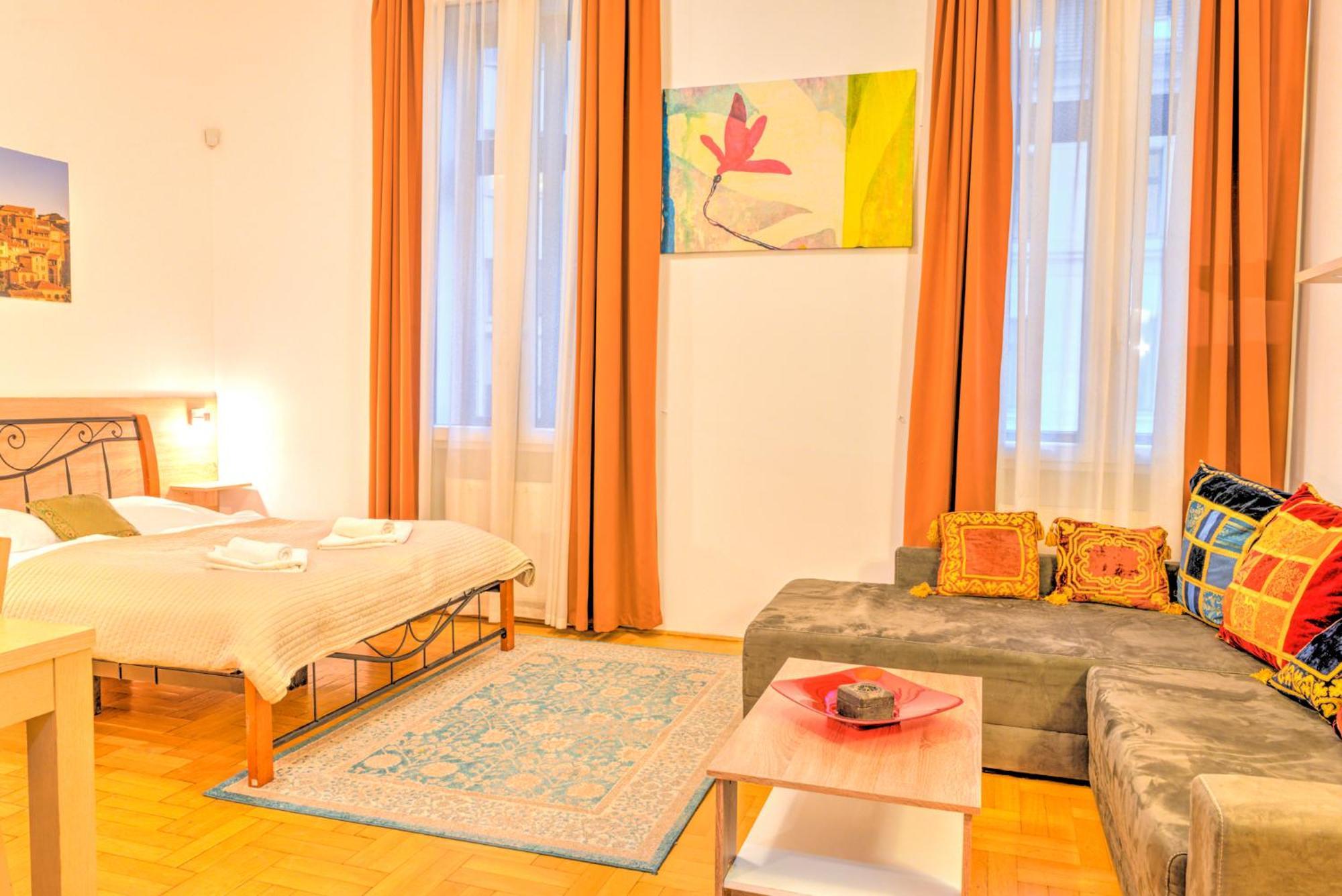 Central Downtown Apartman *