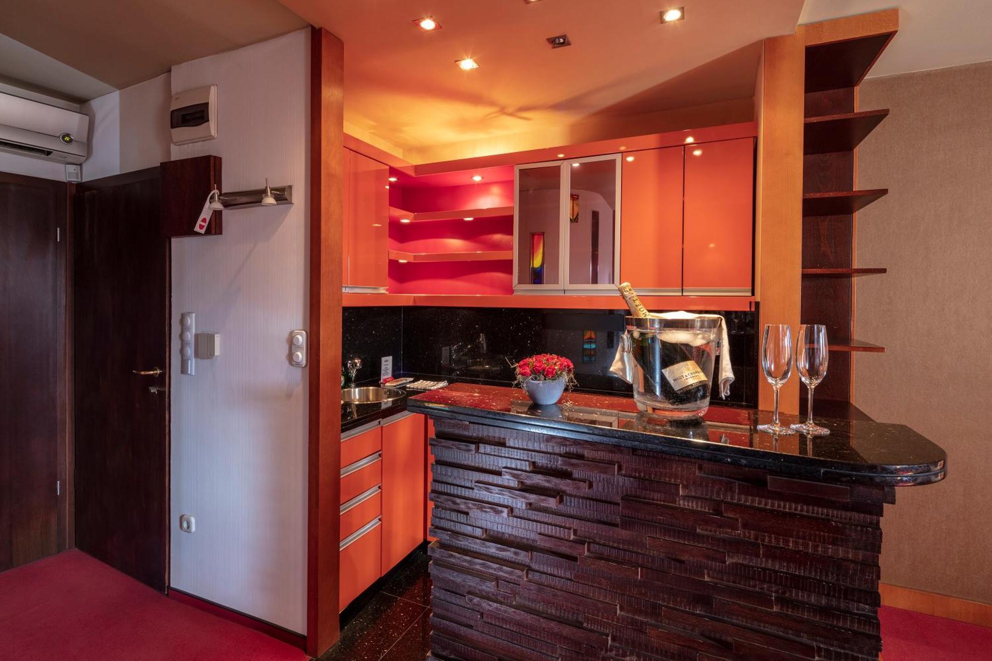 Charles 3* Budapest