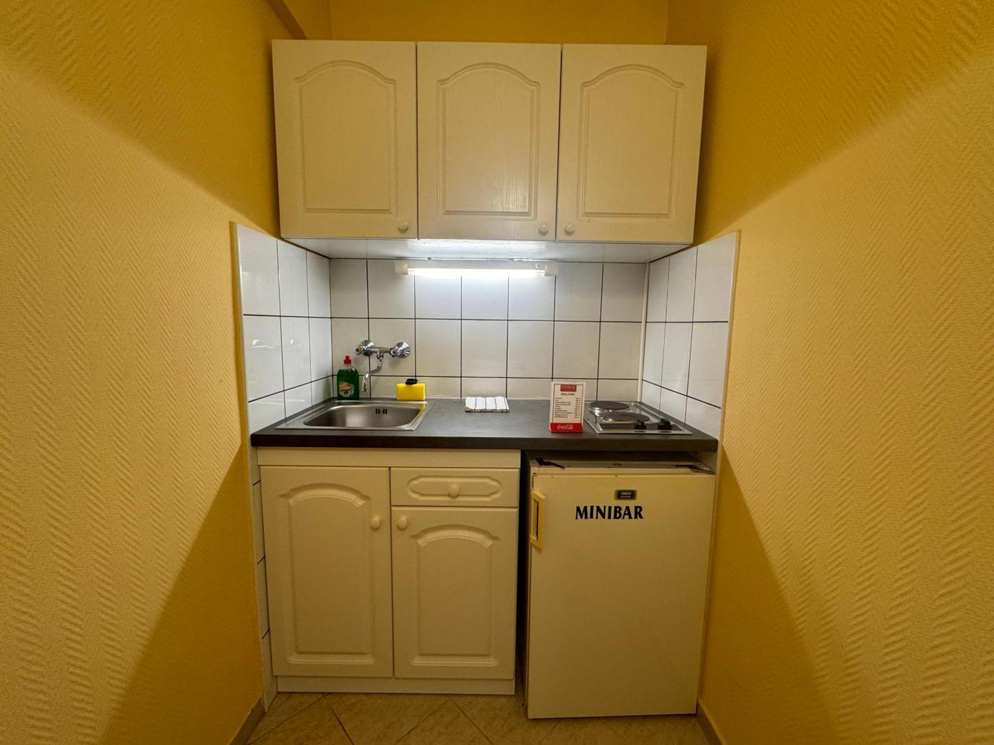 Aparthotel Charles 3*